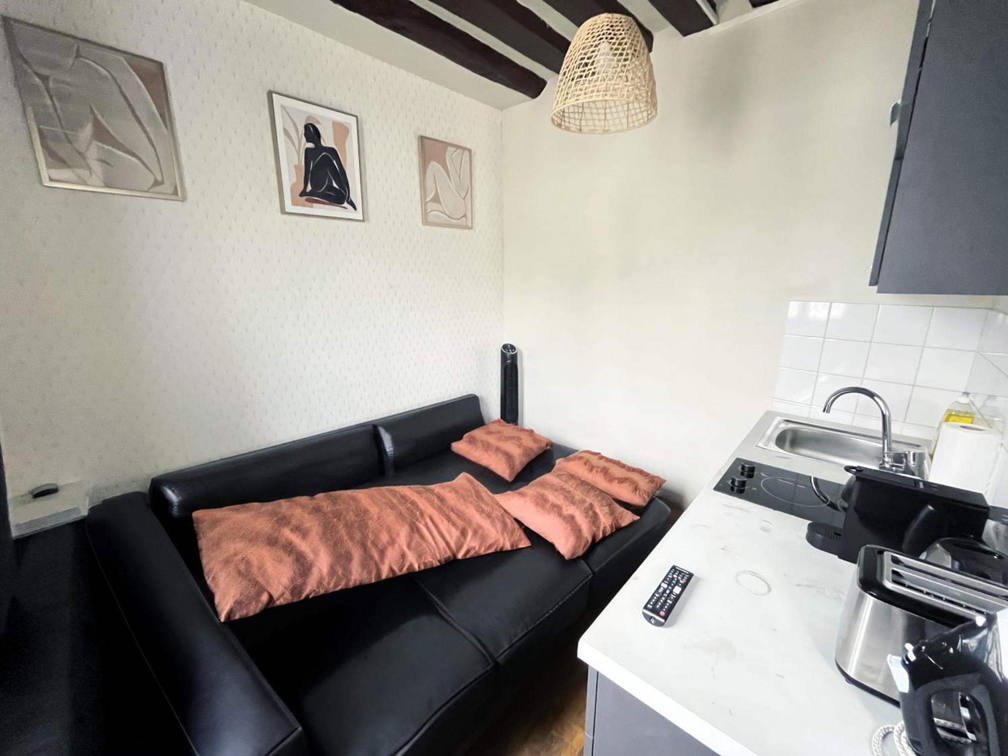 164 - Charming Studio In Center Of Paris Bagian luar foto