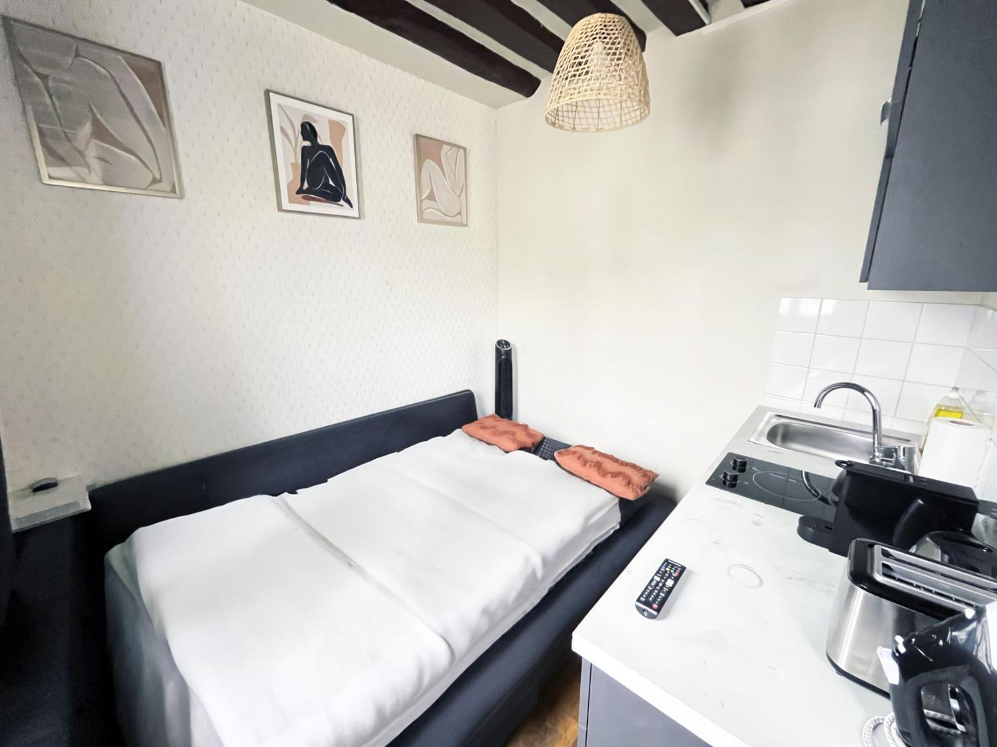 164 - Charming Studio In Center Of Paris Bagian luar foto